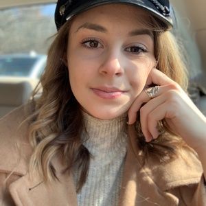 Meet your Posher, Juliana